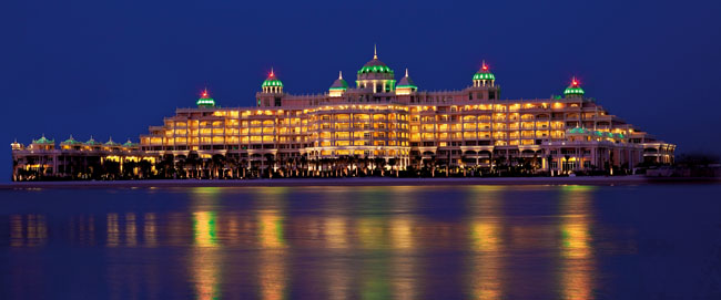 Dubai-Hotel-Kempinski-Palm-Jumeirah-001-HotelResidences-moonligh-lagoon[1].jpg